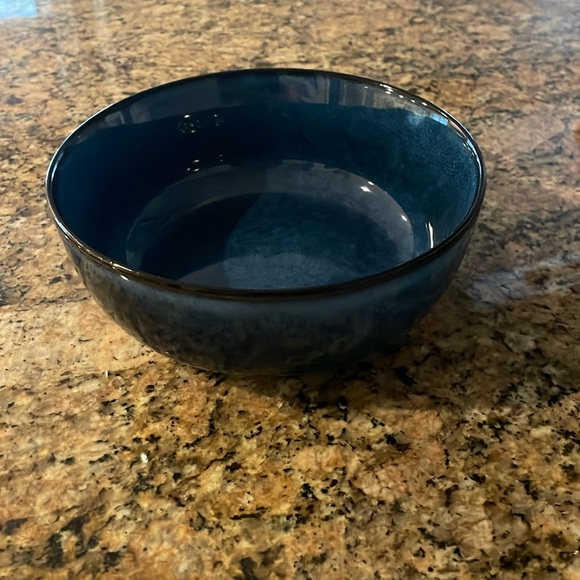 Urban Barn blue black bowl - Fontaine? - Picture 1 of 4